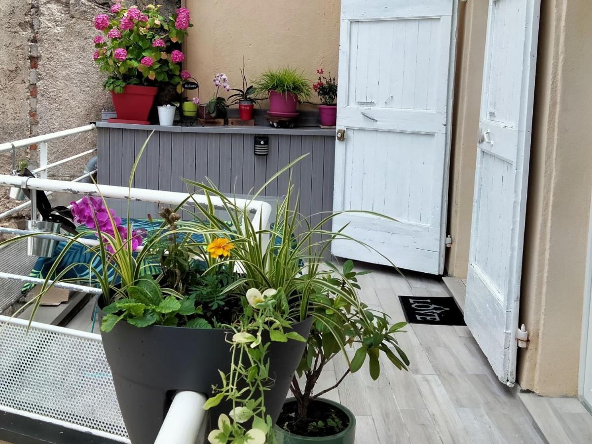 Les Chambres Hautes D'Anastasia Rodez Ngoại thất bức ảnh