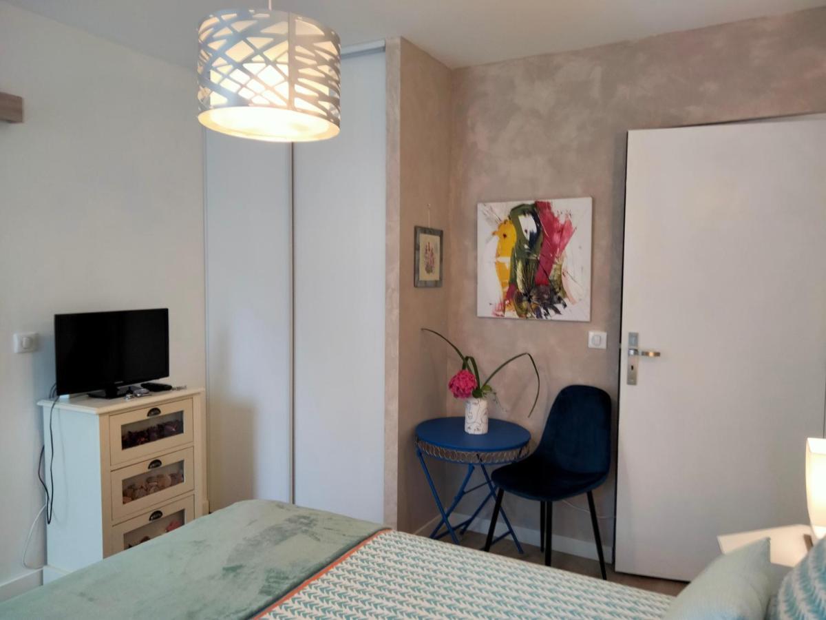 Les Chambres Hautes D'Anastasia Rodez Ngoại thất bức ảnh