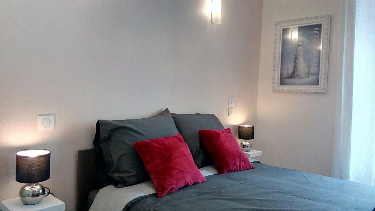 Les Chambres Hautes D'Anastasia Rodez Ngoại thất bức ảnh