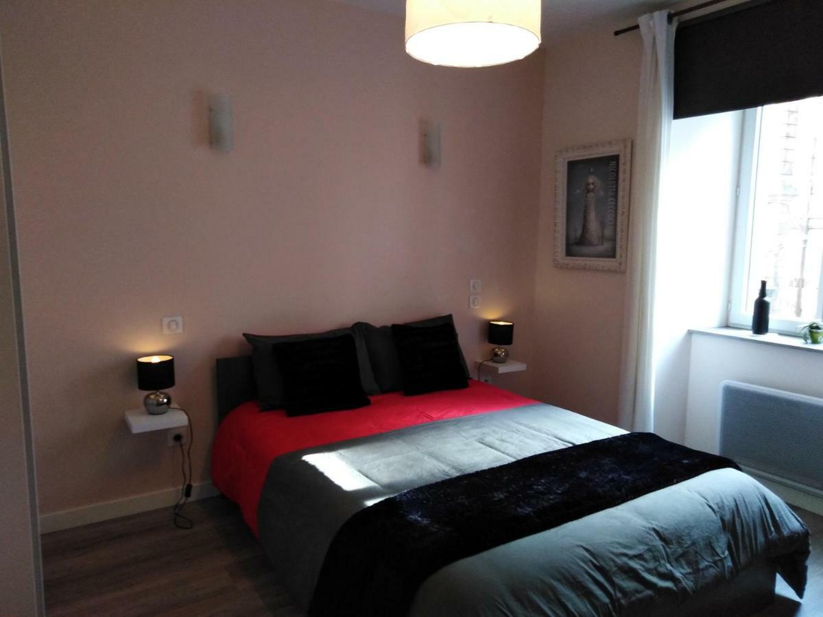 Les Chambres Hautes D'Anastasia Rodez Ngoại thất bức ảnh